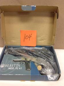 Umarex Beretta MOD 92 A1 .177 Caliber CO2 Semi Auto 18 Round Air Pistol