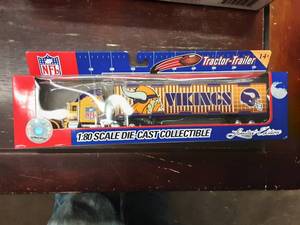 lot 2 image: Vikings Collectible NFL Limited Edition Peterbilt 180 Scale