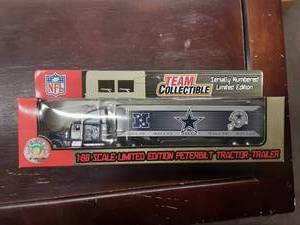 lot 3 image: Cowboys Collectible NFL Limited Edition Peterbilt 180 Scale