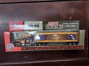 lot 7 image: Vikings Collectible NFL Limited Edition Peterbilt 180 Scale