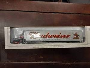 lot 59 image: Speccast Peterbilt 385 Tractor Trailer Budweiser