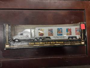 lot 61 image: Ertl Quaker Oats Ford Aero Max Cab With Trailer