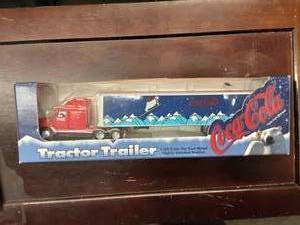 lot 70 image: Coca Cola 164 Scale Die Cast Tractor Trailer