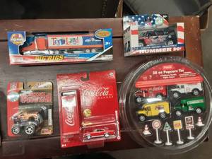 lot 72 image: Assorted Coca Cola  & Other Collectibles