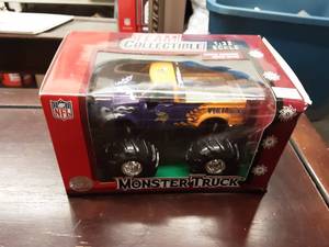 lot 79 image: Fleer Collectibles 132 Scale Vikings Monster Truck