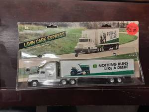 lot 96 image: Ertl Nothing Runs Like A Deer John Deere
