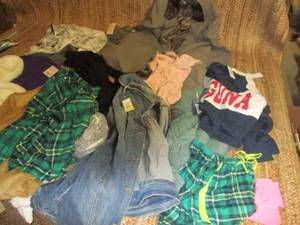 lot 8 image: Box of Ladies New Clothing See Pho...