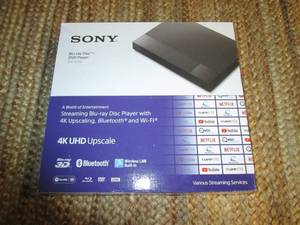 lot 28 image: Sony Blu-ray DiscDVD Player (BDP-S...