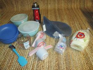 lot 38 image: Storage Containers, Household, Trav...