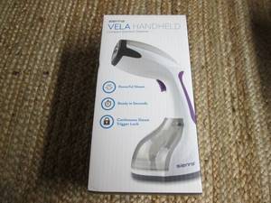 lot 47 image: Seinna Vela Handheld Compact Garmen...