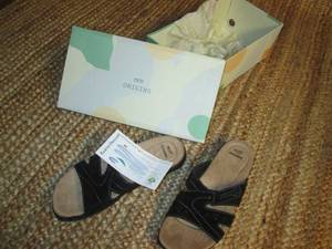 lot 71 image: Earth Origins Ladies Shoes (Size9)...