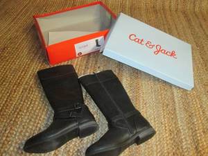 lot 78 image: Cat & Jack Girls Boots (Size 4) P...