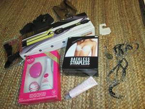 lot 81 image: Curling Iron, Lotion Kit, & Accesso...
