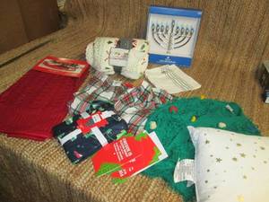 lot 99 image: Large Lot of Holiday Items See Ph...