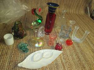 lot 108 image: Large Lot of Assorted Glass Dcor ...