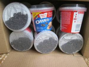 lot 172 image: Case of Duncan Hines Oreo Cake Cups...