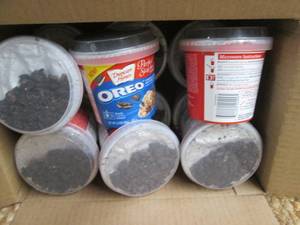 lot 176 image: Case of Duncan Hines Oreo Cake Cups...