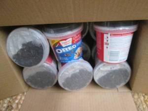 lot 178 image: Case of Duncan Hines Oreo Cake Cups...