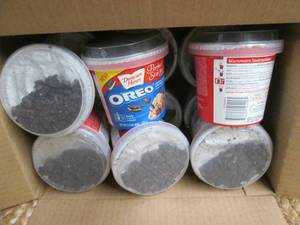 lot 179 image: Case of Duncan Hines Oreo Cake Cups...