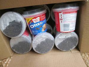 lot 182 image: Case of Duncan Hines Oreo Cake Cups...