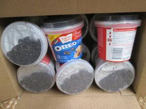 lot 184 image: Case of Duncan Hines Oreo Cake Cups...