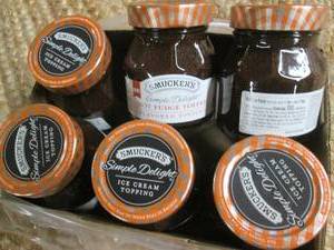 lot 253 image: Case Smuckers Simple Delight Hot Fu...