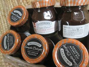 lot 261 image: Case Smuckers Simple Delight Hot Fu...