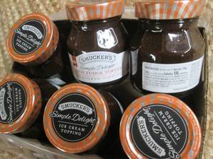lot 262 image: Case Smuckers Simple Delight Hot Fu...
