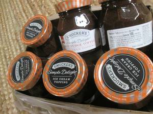 lot 266 image: Case Smuckers Simple Delight Hot Fu...