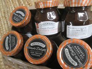 lot 267 image: Case Smuckers Simple Delight Hot Fu...