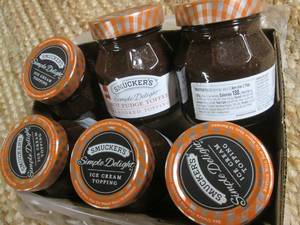 lot 270 image: Case Smuckers Simple Delight Hot Fu...
