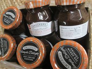 lot 278 image: Case Smuckers Simple Delight Hot Fu...