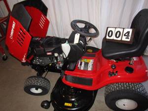 lot 4 image: Troy-Bilt 46 Lawn Tractor