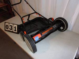 lot 31 image: Remington 18 Hand Mower