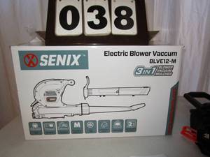 lot 38 image: Senix Electric Blower Vacuum