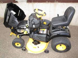 lot 51 image: Craftsman T8600 Pro Series 46 Tractor