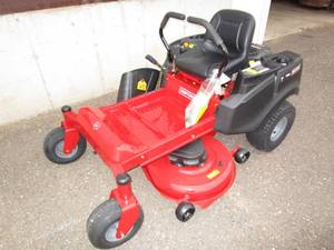 lot 53 image: Craftsman T6400 Zero Turn Mower