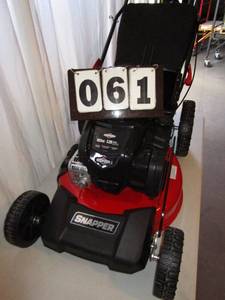 lot 61 image: Snapper 22 Lawn Mower