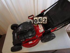 lot 62 image: Snapper 22 Lawn Mower