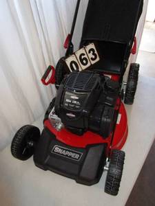 lot 63 image: Snapper 22 Lawn Mower