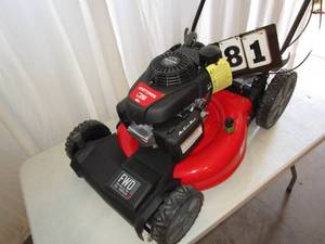lot 81 image: Craftsman 22 FWD Self Propelled Lawn Mower