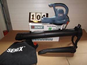 lot 104 image: Senix Electric Blower Vacuum