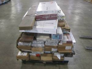 lot 43 image: WHOLESALE MIXED PALLET OF MISCELLANEOUS FLOORING