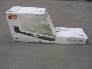 lot 209 image: LG 2.1 Channel 300W High-Res Audio Soundbar System with Wireless Subwoofer - SJ4Y (SM)