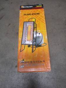 lot 233 image: Mr. Heater Portable Propane Efficient Radiant Heater F270700 (SM)