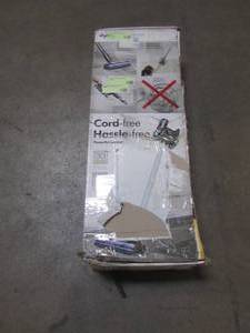 lot 244 image: Dyson V7 Animal Cordless Stick Vacuum Cleaner 245202-01 (SM)