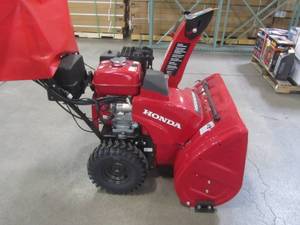 lot 2 image: Honda Power Equipment 28 Snow Blower Two-Stage 270cc Engine With Cab HSS928A
