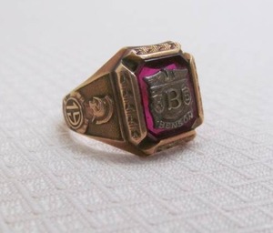 lot 9 image: vintage 1930 Benson class ring