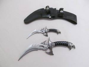lot 12 image: knife