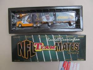 lot 38 image: NFL Team mates trailer
